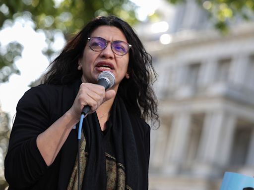 Rashida Tlaib pressures Biden to give Israel a "red line"