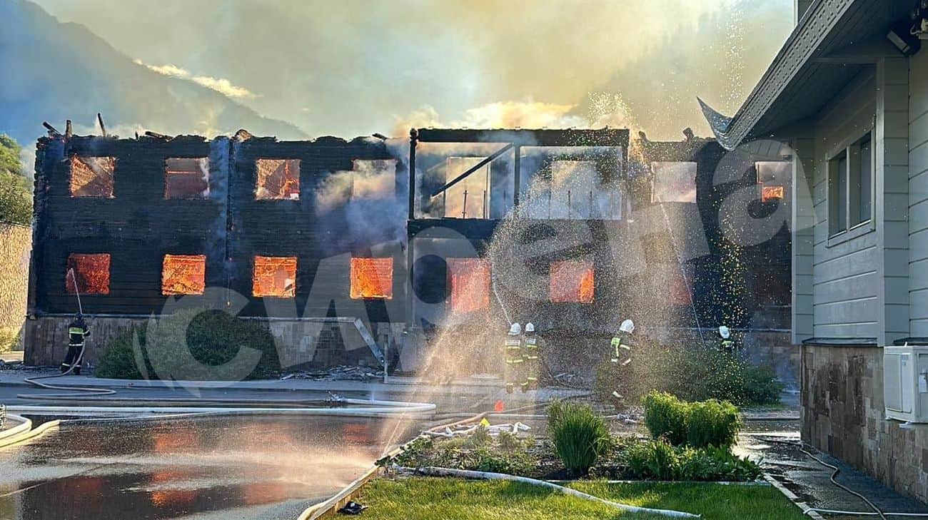 Russian media report fire in Putin's residence in Altai – photos