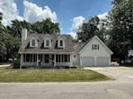 320 N 4th St, Girard IL 62640