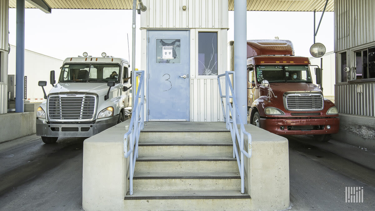 Laredo to require carriers using border bridge to have $100 in account