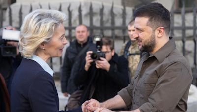 Ukraine: les journalistes accusent la présidence Zelensky de museler médias et agences de presse