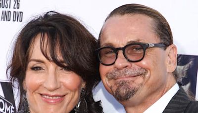 ‘Sons Of Anarchy’ First Couple Kurt Sutter & Katey Sagal Rev Their First Podcast ‘PIE’