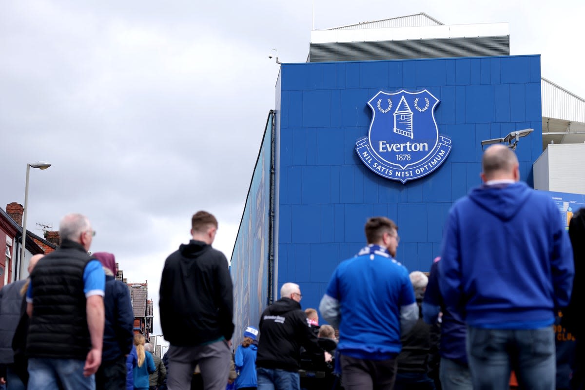 Everton takeover thrown into doubt following collapse of Australian budget airline