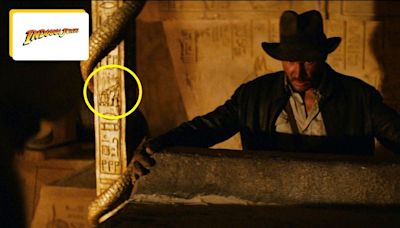 Indiana Jones : faites un arrêt sur image à 1 heure et 6 minutes dans Les Aventuriers de l'Arche perdue, et regardez ces hiéroglyphes
