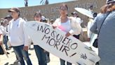 Surfistas marchan en Ensenada para exigir seguridad en las playas, tras asesinato