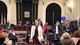 La Diputación de Pontevedra reprueba a Sánchez en un pleno que abandonó el PSOE acusando al PP de ser "peones de Feijóo"