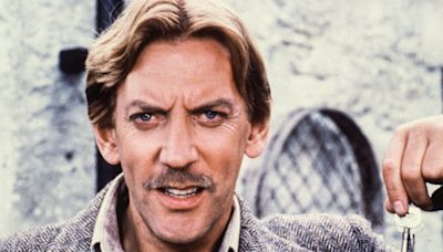 Donald Sutherland, revered actor from 'M*A*S*H' movie and 'The Hunger Games,' dies at 88