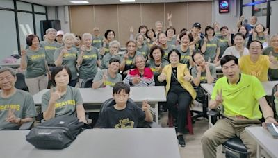 中華男足國家隊發揮愛心 「愛心足球日」關心銀髮族健康