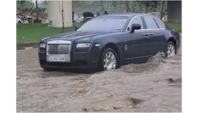 Watch: Rolls-Royce Ghost stalls on flooded Delhi road. Internet reacts