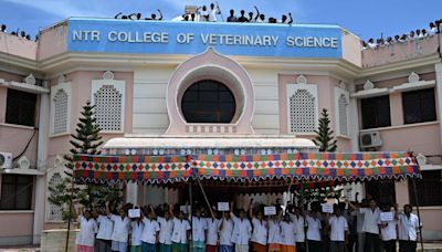 Students of NTR College of Veterinary Science demand removal of Associate Dean