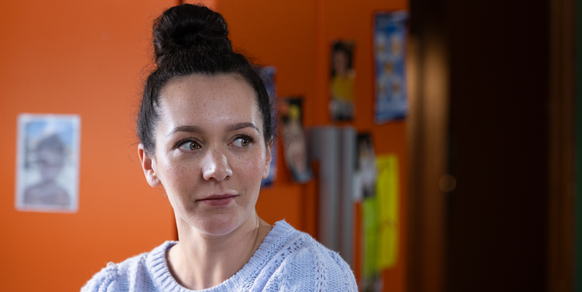 Hollyoaks: Concern grows for Cleo