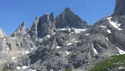 Muere una mujer tras sufrir una fuerte caída en la zona de la montaña de Torrecerredo, en los Picos de Europa