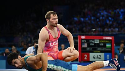 2024 Olympic wrestling Day 5 recap: Ex-Iowa Hawkeye Spencer Lee takes silver