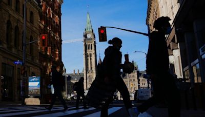 Federal government hired more than 10,000 new public servants last year to reach record high