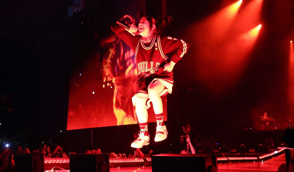 Billie Eilish announces concert tour with Chicago dates this fall