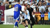Historia repetida: un invasor paró el partido para tocar a Messi