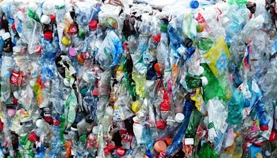 Brasil lança plataforma para rastrear caminhos dos plásticos reciclados nas embalagens