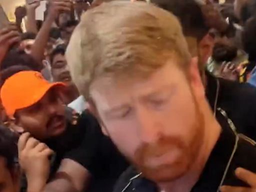 Heinrich Klaasen's reaction goes viral; SRH player gets mobbed by Hyderabad fans