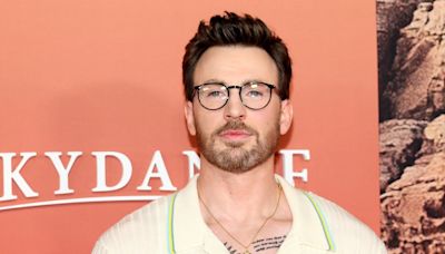 Chris Evans Clarifies “Misinformation” Claiming He Signed a “Bomb” in Resurfaced Photo