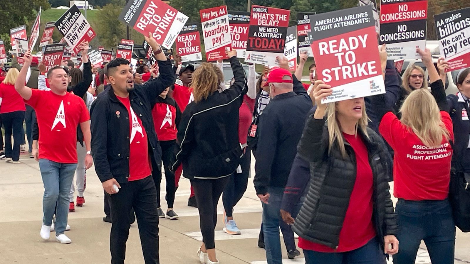 Tentative agreement for American Airlines flight attendants mirrors sellouts in auto, UPS and rail