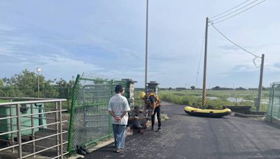 鼻酸！雲林9歲男童跌落大排今早尋獲 父哭抱遺體跌坐路旁