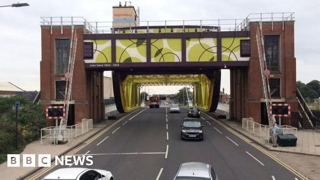 Hull: Contractors appointed to repair Drypool Bridge