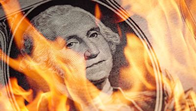 The Fed Quietly ‘Admits’ Gold Is Replacing The Dollar As Collapse ‘Fear’ Predicted To Trigger A $15.7 Trillion ETF Bitcoin...