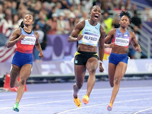 Julien Alfred upsets Sha'Carri Richardson to win women's 100 meters at Paris Olympics