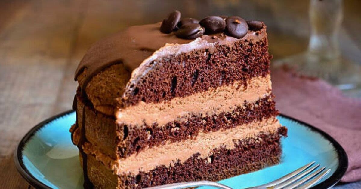 Mary Berry’s ‘favourite’ chocolate cake recipe is ‘easy’ to make in 45 minutes