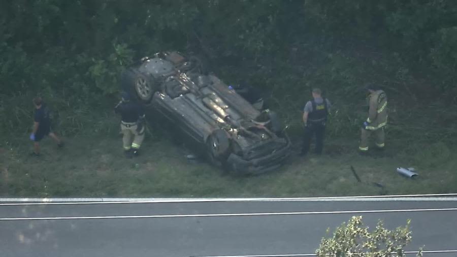 Emergency crews respond to rollover crash in SE OKC