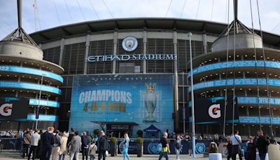 Etihad Airways boss denies paying over the odds for Manchester City sponsorship