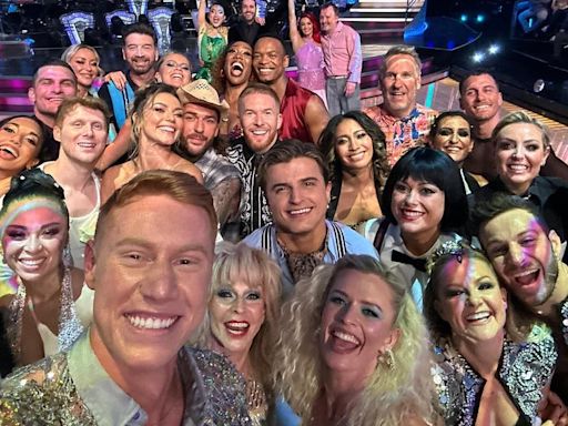 Strictly's Tom Dean snaps a final selfie with cast after shock exit