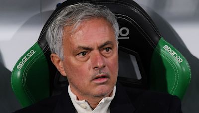 Jose Mourinho among favourites for Chelsea job after seeing his odds of replacing Mauricio Pochettino slashed following flurry of betting activity | Goal.com English Qatar