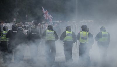 英國發生嚴重騷亂 澳洲更新赴英旅行警告 | 恐怖主義 | 大紀元