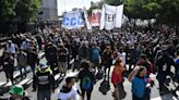 Tres meses sin cortes en Avenida 9 de Julio: la ofensiva del Gobierno debilitó a los piqueteros, hay menos marchas y son más reducidas