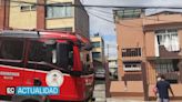 Explosión por fuga de gas en Quito deja una mujer herida y daños materiales