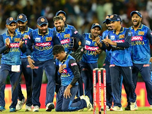 Vandersay's 6-33 spins Sri Lanka to big ODI win over India