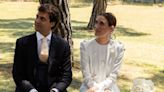 La boda en Madrid de Andrea y Luca: la magia de una celebración pequeña en una casa de campo y un vestido de novia de lunares 3D de Luis Infantes