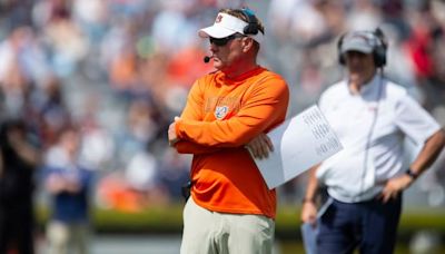 Where Auburn football's recruiting class stands in the 2025 class rankings