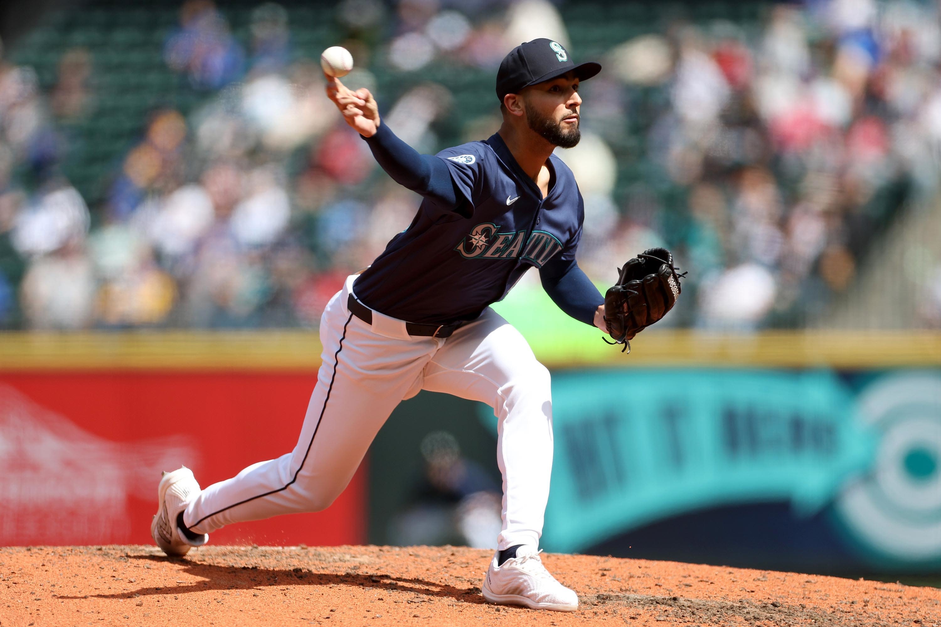 Cubs acquire bullpen help in a trade for reliever Tyson Miller from Mariners