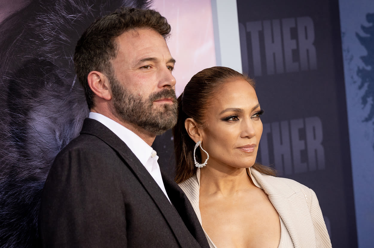 After Months Of Divorce Speculation, Here’s Why Jennifer Lopez And Ben Affleck Are Apparently “Waiting To Announce Their...