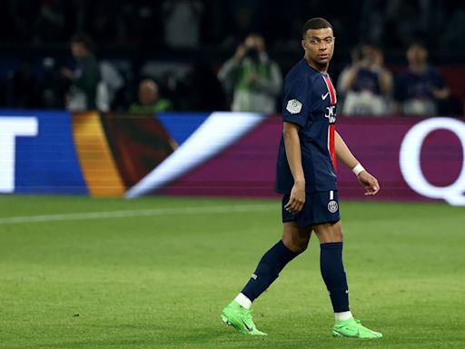 Kylian Mbappé, en su despedida del Parque de los Príncipes, no se salvó de los silbidos que también sufrieron Messi y Neymar