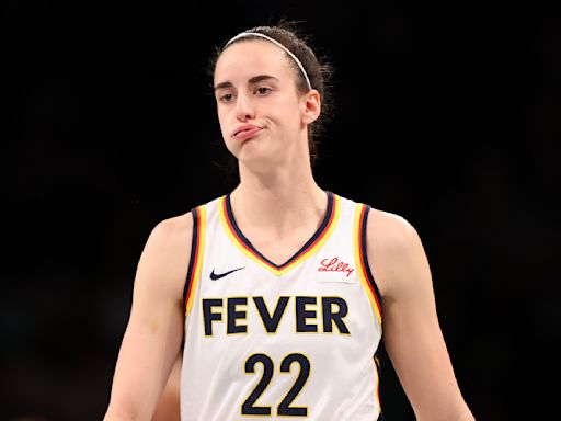 Las polémicas que siguen a Caitlin Clark: Cómo la popularidad de la novata ha traído controversia a la WNBA