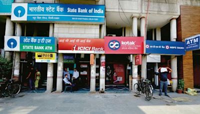 Special fixed deposits with higher interest rates: SBI vs Bank of Baroda vs Bank of Maharashtra | Mint