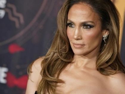 Jennifer Lopez cumple 55 años en medio de una crisis matrimonial