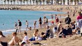 Marbella sancionará a los bañistas que orinen en el mar con multas de 750 euros