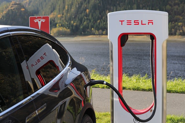 Jim Cramer Says You Can Buy Tesla Inc (NASDAQ:TSLA) ‘Right Here’