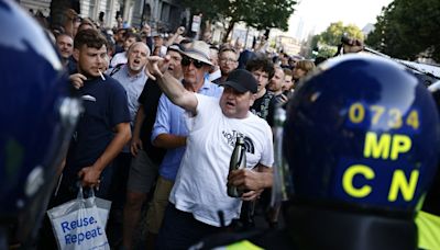 Violent mob clashes with cops by Downing Street after Southport riots