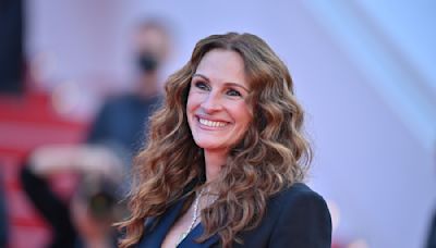 Things to Know About Julia Roberts' Life Outside the Spotlight