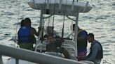 Rescatan a una familia y al capitán de un barco en Florida luego de ser golpeados por un rayo - El Diario NY